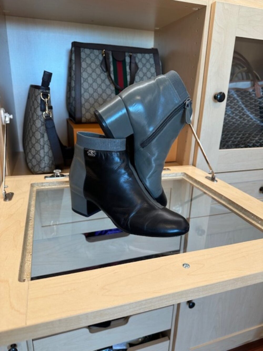 Chanel Leather Gray/Black Size 38 Booties